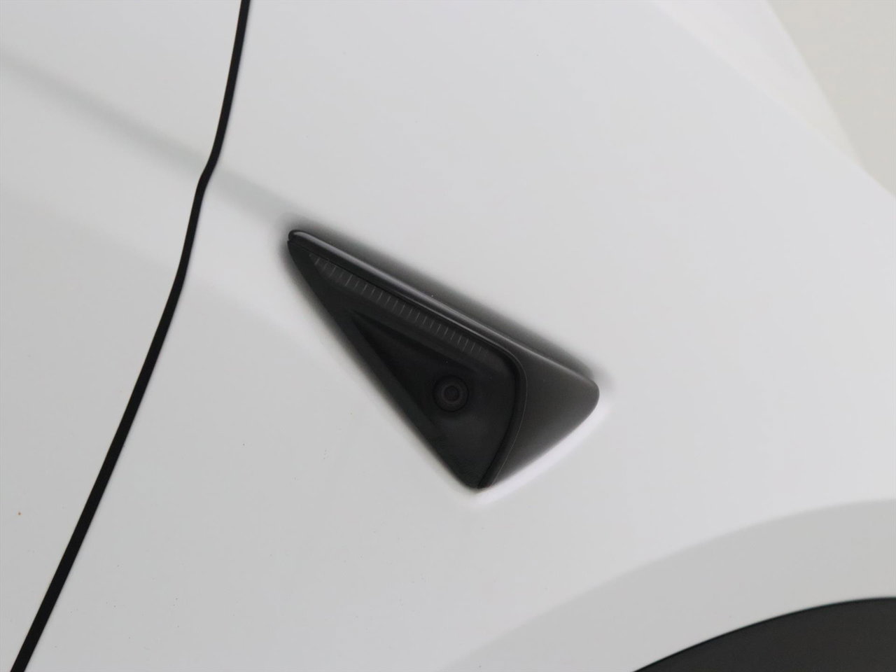 Tesla Model Y Long Range AWD 75kWh 351pk AMD RYZEN [ AUTOPILOT+20 INCH+PREMIUM AUDIO ] 14