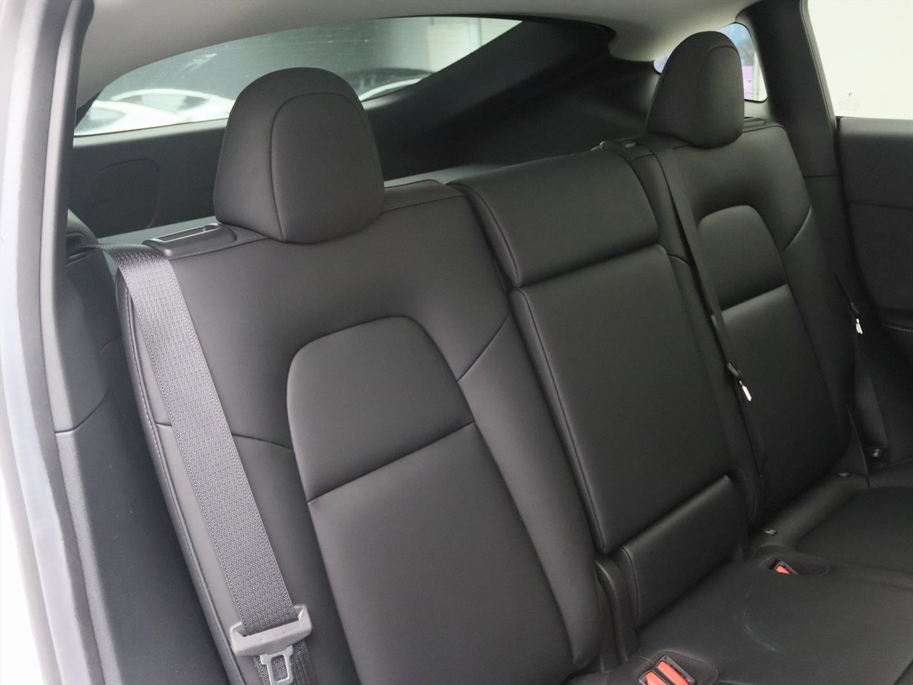 Tesla Model Y Standard RWD Plus 351pk 92,5% SoH [ LFP ACCU+AUTOPILOT+19 INCH+PREMIUM AUDIO ] 17