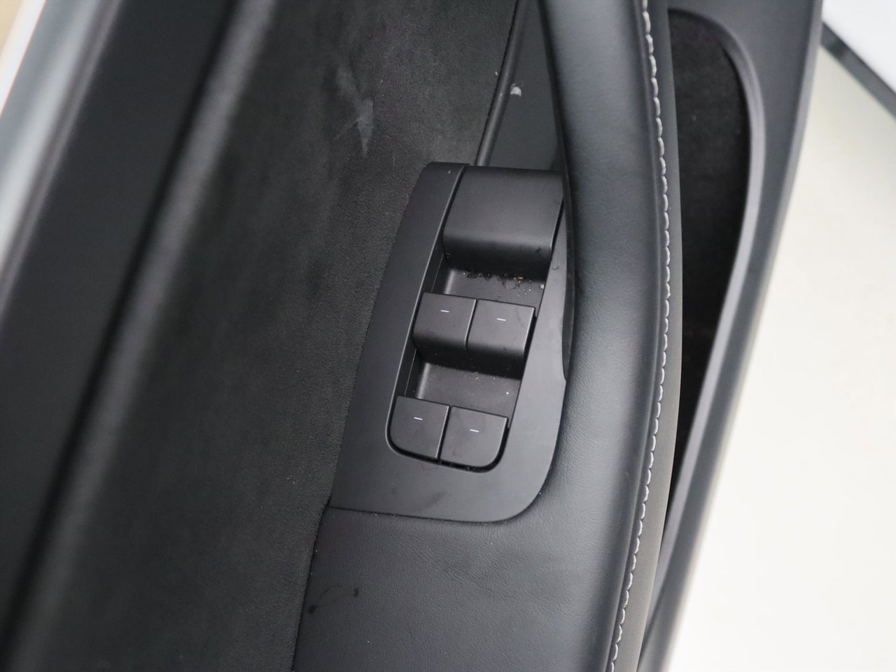 Tesla Model Y Standard RWD Plus 351pk 92,5% SoH [ LFP ACCU+AUTOPILOT+19 INCH+PREMIUM AUDIO ] 24