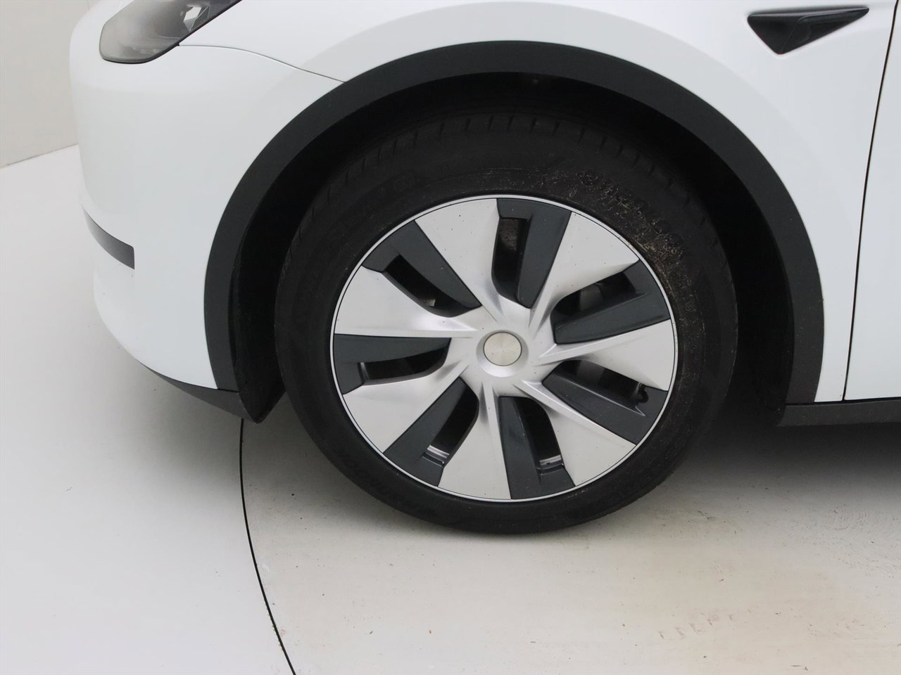 Tesla Model Y Standard RWD Plus 351pk 92,5% SoH [ LFP ACCU+AUTOPILOT+19 INCH+PREMIUM AUDIO ] 22