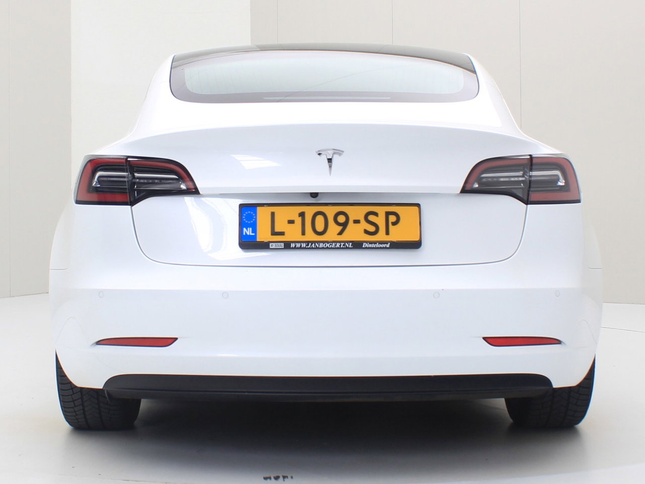 Tesla Model 3 Standard RWD Plus [ LFP-ACCU+AUTOPILOT+60 kWh+PREMIUM AUDIO ] 6