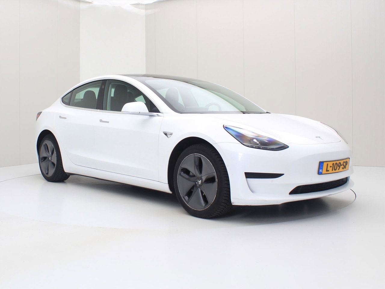 Tesla Model 3 Standard RWD Plus [ LFP-ACCU+AUTOPILOT+60 kWh+PREMIUM AUDIO ] 4
