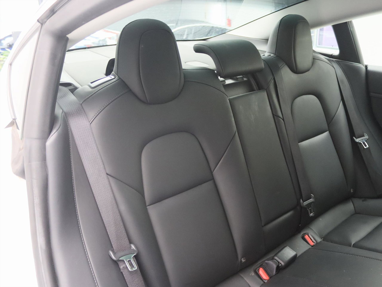 Tesla Model 3 Standard RWD Plus [ LFP-ACCU+AUTOPILOT+60 kWh+PREMIUM AUDIO ] 13