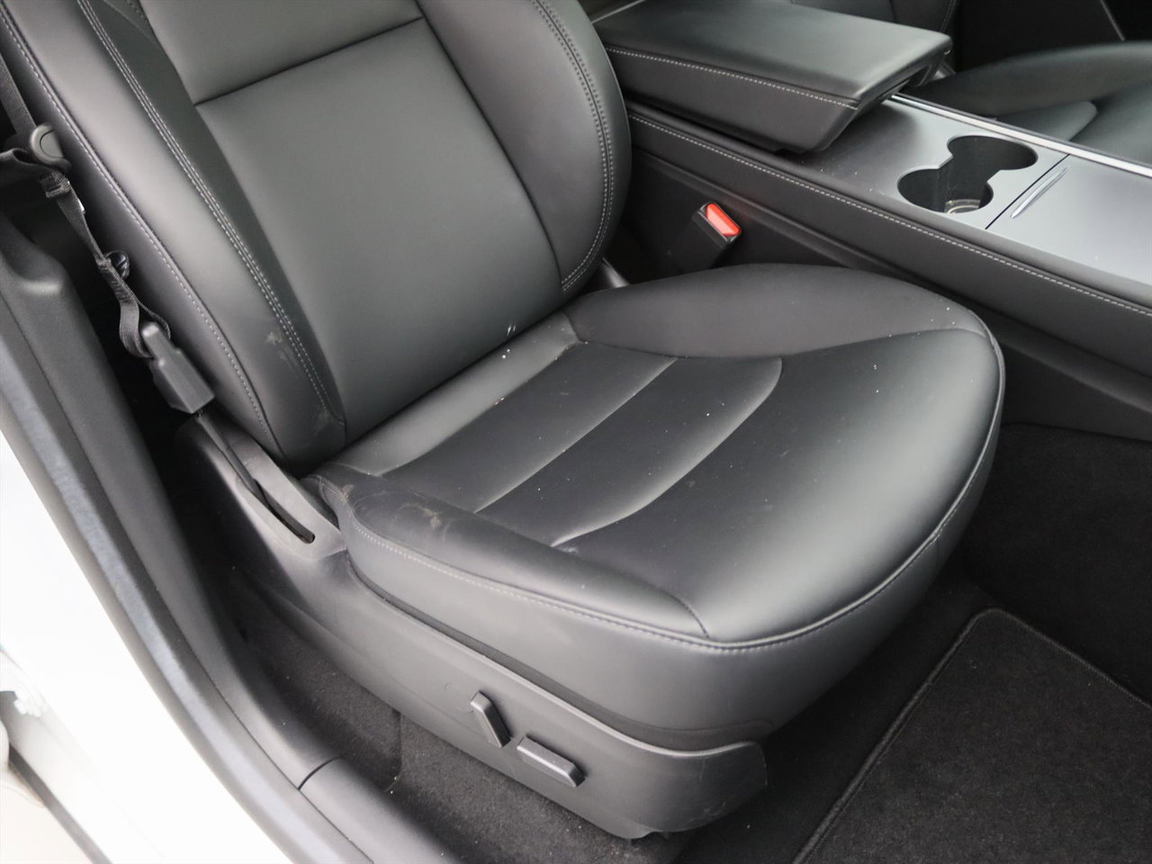 Tesla Model Y Standard RWD Plus 351pk AMD RYZEN [ LFP ACCU+FSD+19 INCH+PREMIUM AUDIO ] 14