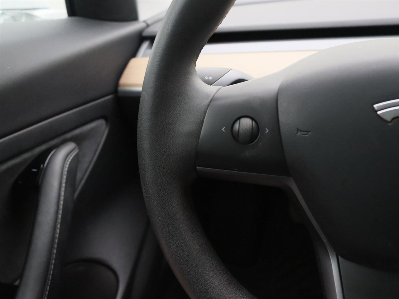 Tesla Model 3 Standard RWD Plus [ AUTOPILOT+19 INCH+60 kWh+PREMIUM AUDIO ] 20