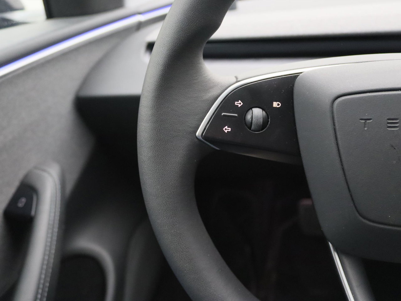 Tesla Model 3 Tesla Model 3 Standard RWD Plus HIGHLAND [ HW4+LFP-ACCU+AUTOPILOT+60 kWh+PREMIUM AUDIO ] 27