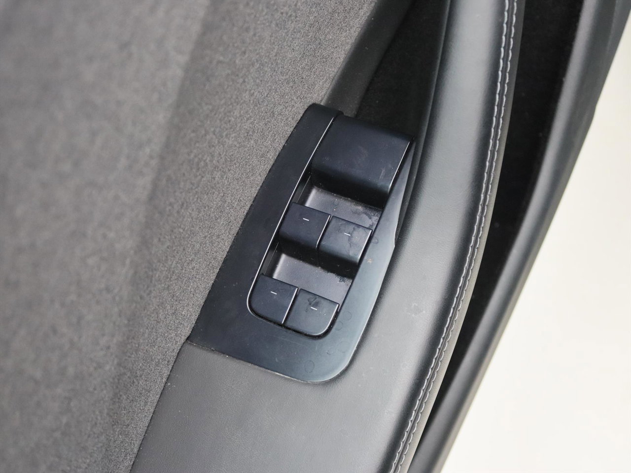 Tesla Model 3 Tesla Model 3 Standard RWD Plus HIGHLAND [ HW4+LFP-ACCU+AUTOPILOT+60 kWh+PREMIUM AUDIO ] 24