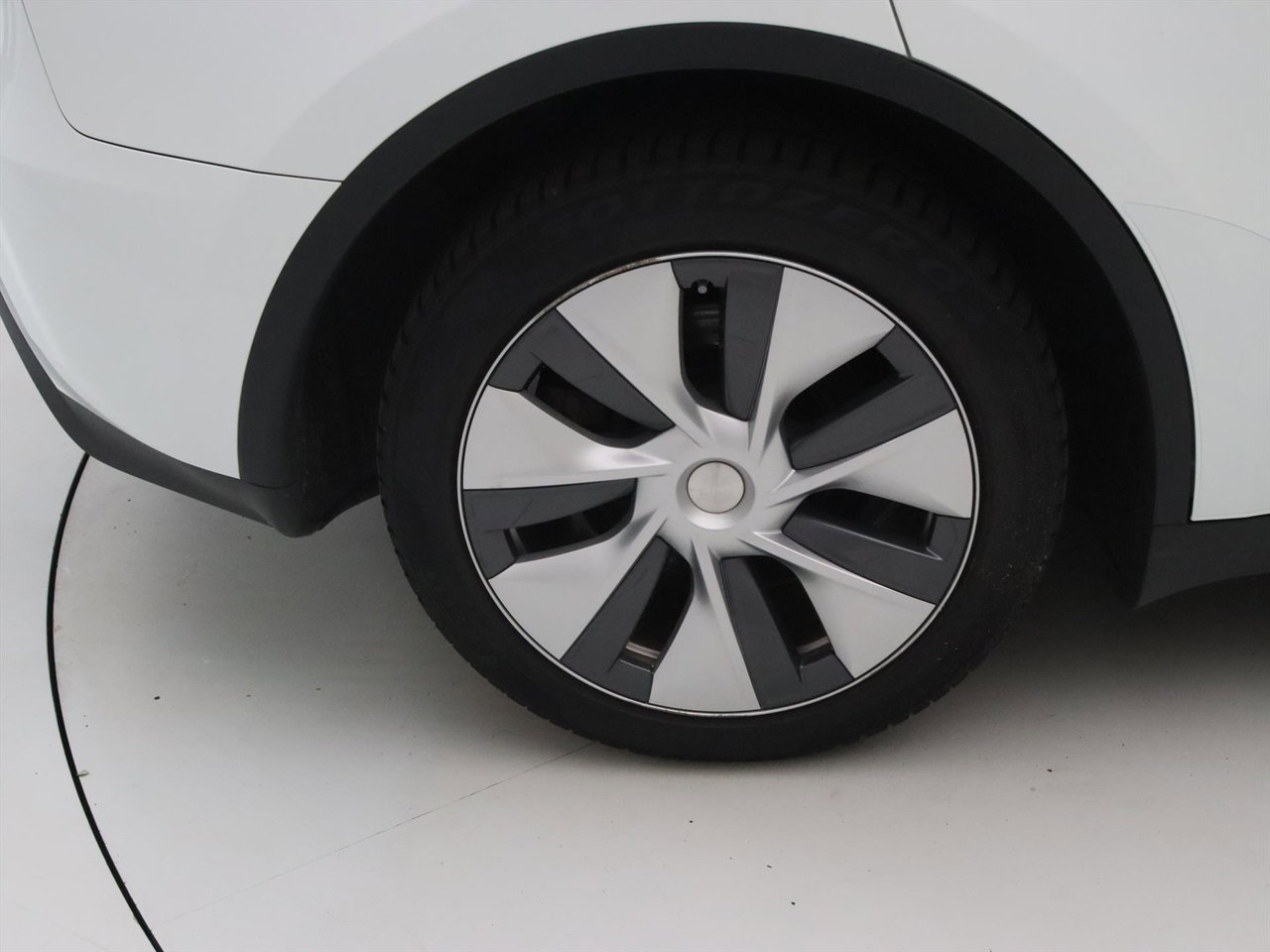 Tesla Model Y Long Range 351pk AWD 92.8% SoH AMD RYZEN [ 19 INCH+WARMTEPOMP+533KM WLTP+PREMIUM AUDIO ] 12