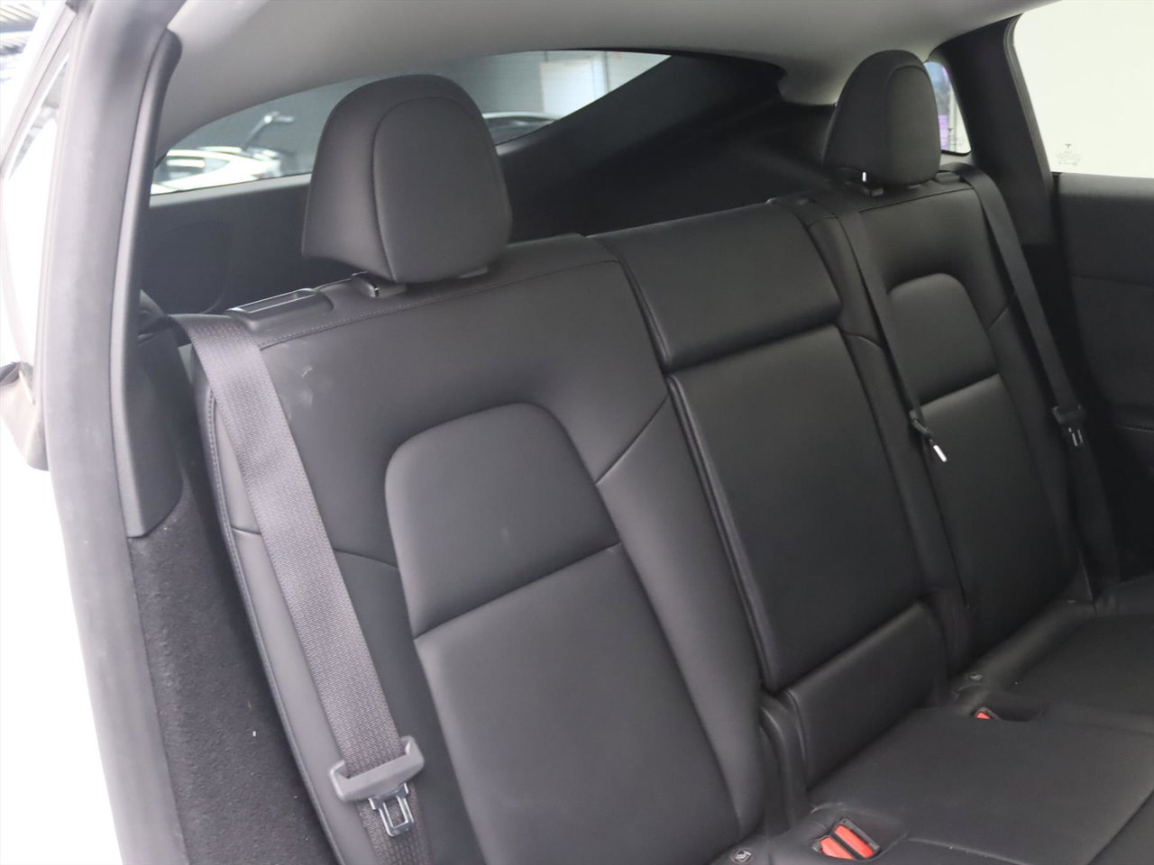Tesla Model Y Long Range 351pk AWD 92.8% SoH AMD RYZEN [ 19 INCH+WARMTEPOMP+533KM WLTP+PREMIUM AUDIO ] 17