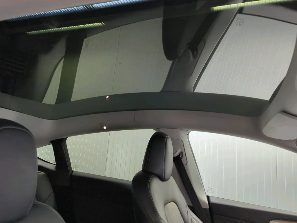 Tesla Model Y Standard RWD Plus 351pk [ LFP ACCU+AUTOPILOT+19 INCH+PREMIUM AUDIO ] 15