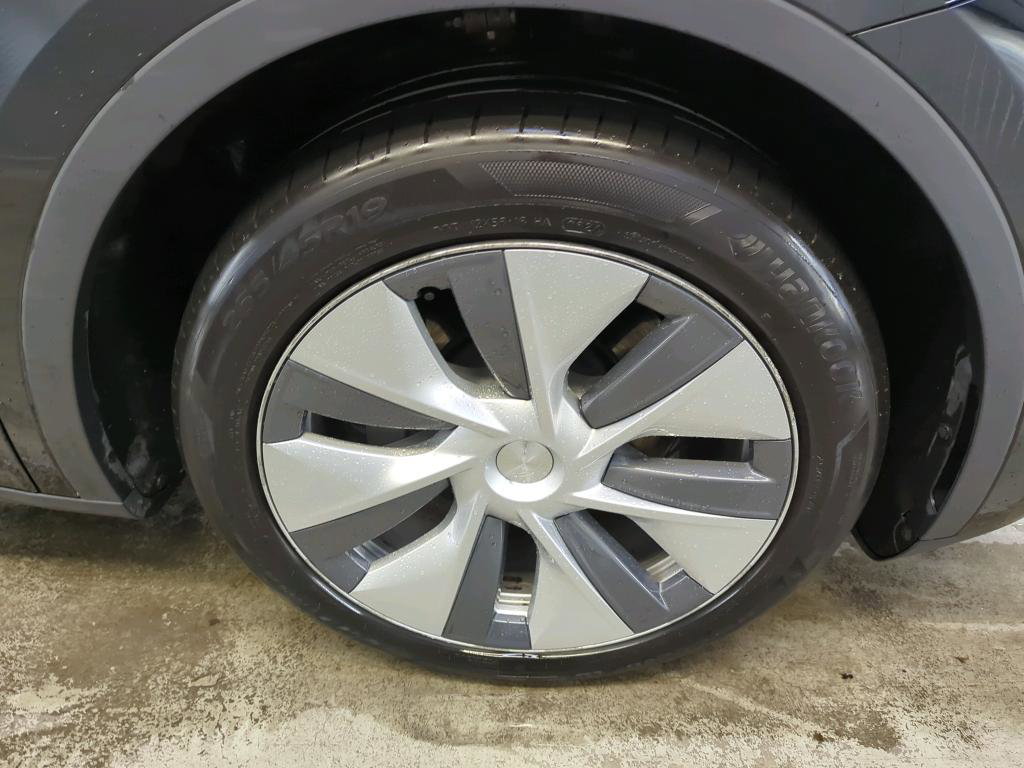 Tesla Model Y Standard RWD Plus 351pk [ LFP ACCU+AUTOPILOT+19 INCH+PREMIUM AUDIO ] 9