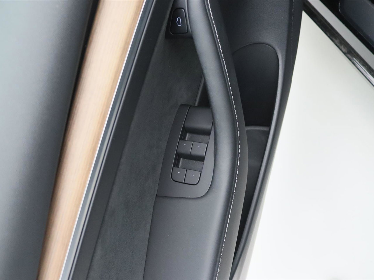 Tesla Model 3 Standard RWD Plus 94.7% SoH UPGRADE [ RYZEN AMD+LFP-ACCU+WARMTEPOMP+AUTOPILOT+19 INCH+PREMIUM ] 25