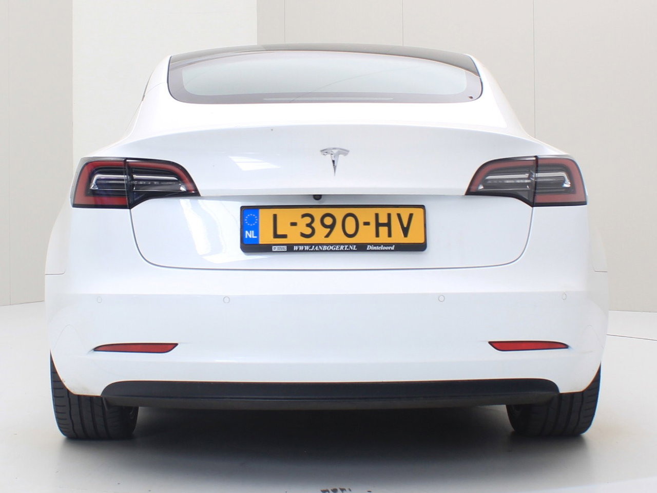 Tesla Model 3 Standard RWD Plus FACELIFT [ LFP-ACCU+WARMTEPOMP+AUTOPILOT+60 kWh+PREMIUM AUDIO ] 6