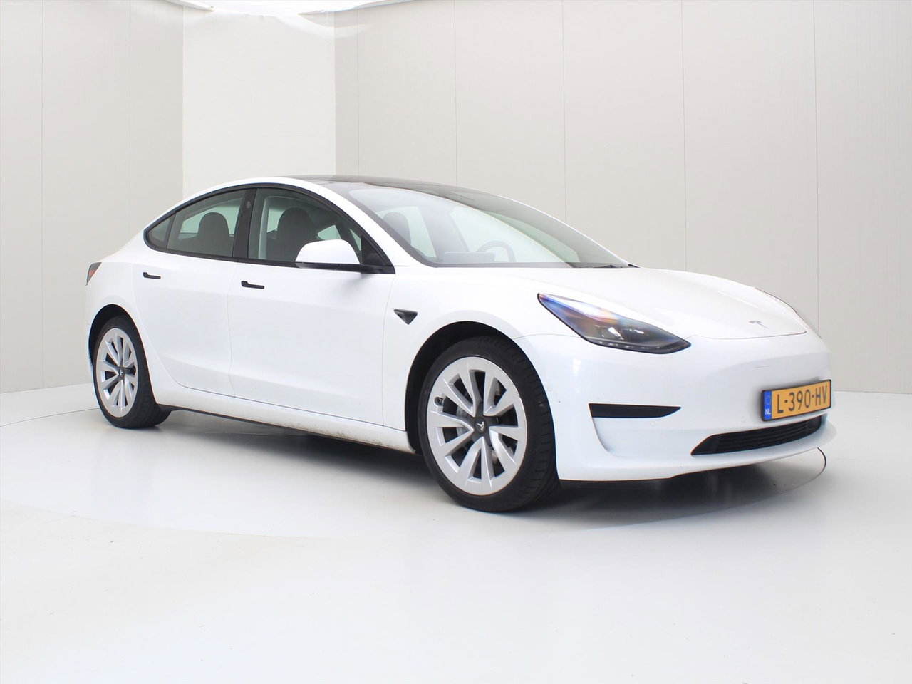 Tesla Model 3 Standard RWD Plus FACELIFT [ LFP-ACCU+WARMTEPOMP+AUTOPILOT+60 kWh+PREMIUM AUDIO ] 4