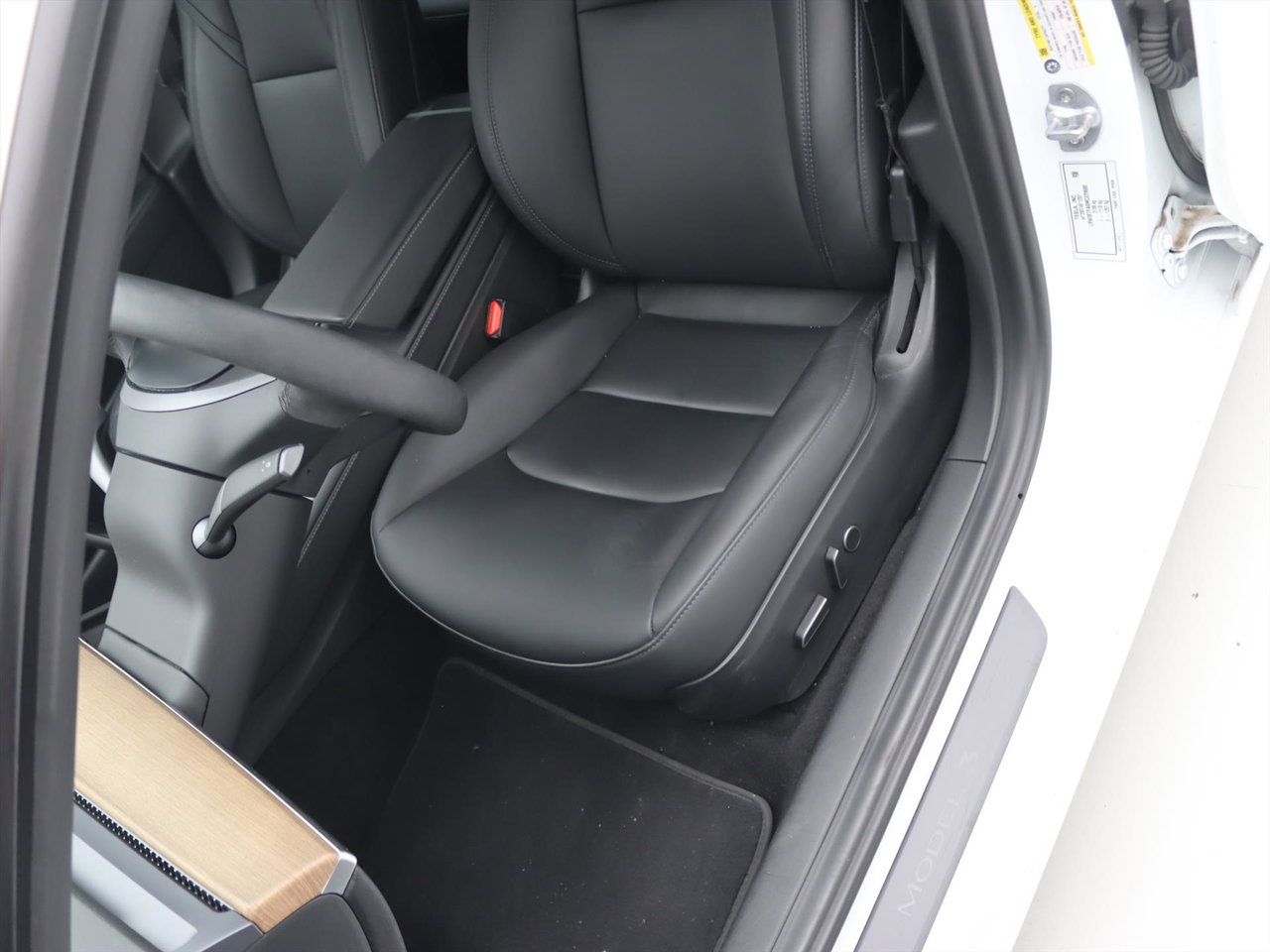 Tesla Model 3 Standard RWD Plus FACELIFT [ LFP-ACCU+WARMTEPOMP+AUTOPILOT+60 kWh+PREMIUM AUDIO ] 25