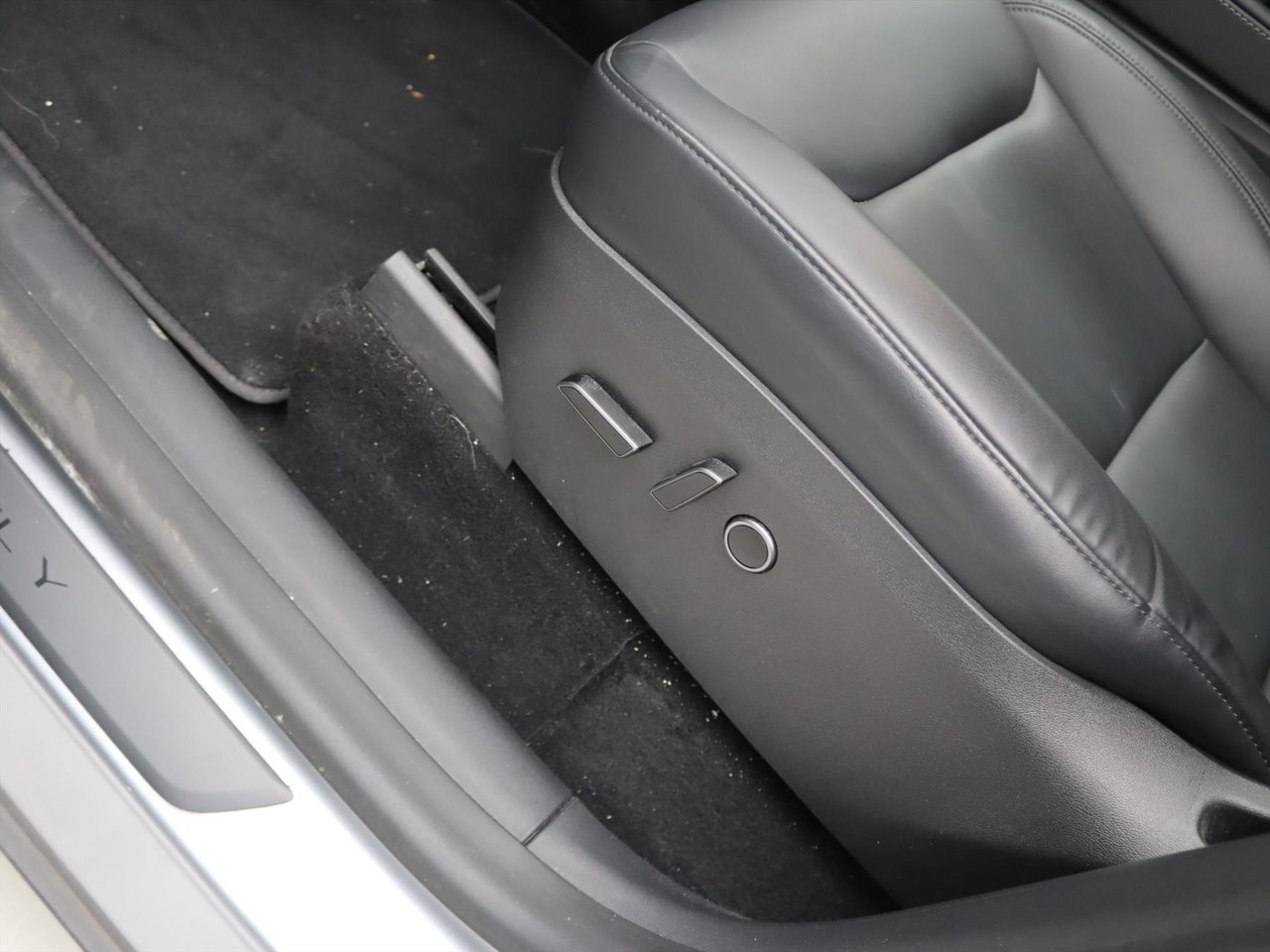 Tesla Model Y Long Range AWD 75kWh 351pk 94.3% SoH [ AMD RYZEN+AUTOPILOT+20 INCH+PREMIUM AUDIO ] 25