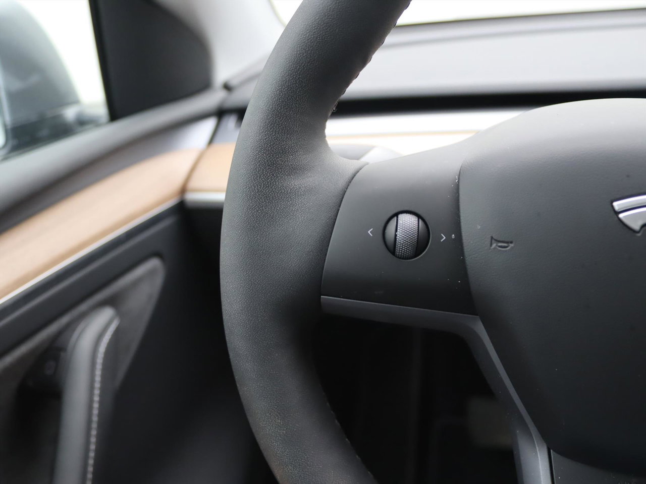 Tesla Model Y Long Range AWD 75kWh 351pk 94.3% SoH [ AMD RYZEN+AUTOPILOT+20 INCH+PREMIUM AUDIO ] 28
