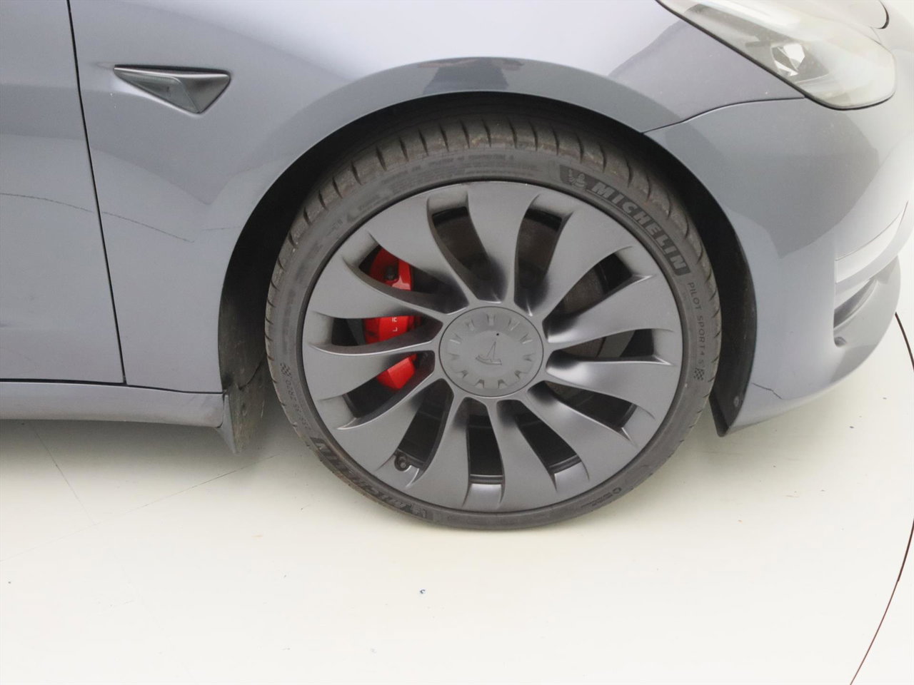 Tesla Model 3 Performance AWD 486pk 75 kWh 94.4% SoH UPGRADE [ WIT LEDER+WARMTEPOM+AMD RYZEN+AUTOPILOT ] 14