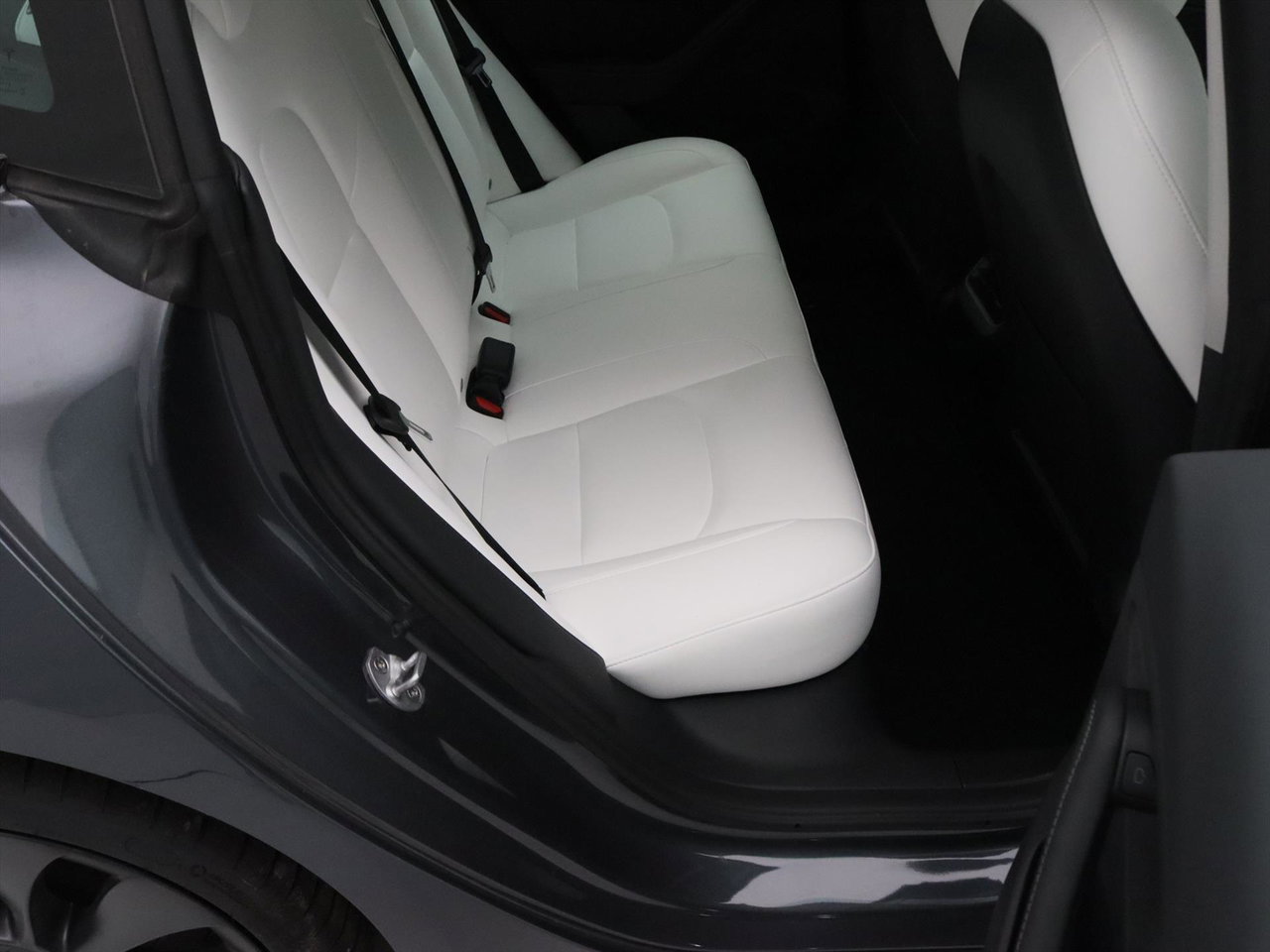Tesla Model 3 Performance AWD 486pk 75 kWh 94.4% SoH UPGRADE [ WIT LEDER+WARMTEPOM+AMD RYZEN+AUTOPILOT ] 17