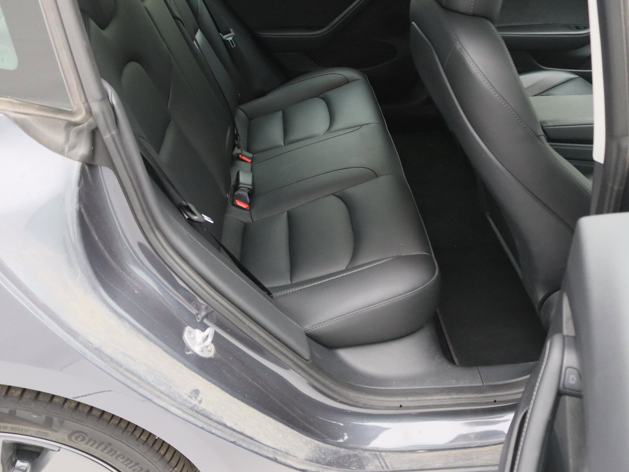 Tesla Model 3 Long-Range AWD 351pk 75 kWh 91.6% SoH UPGRADE [ RYZEN AMD+WARMTEPOMP+AUTOPILOT+PREMIUM AUDIO ] 17