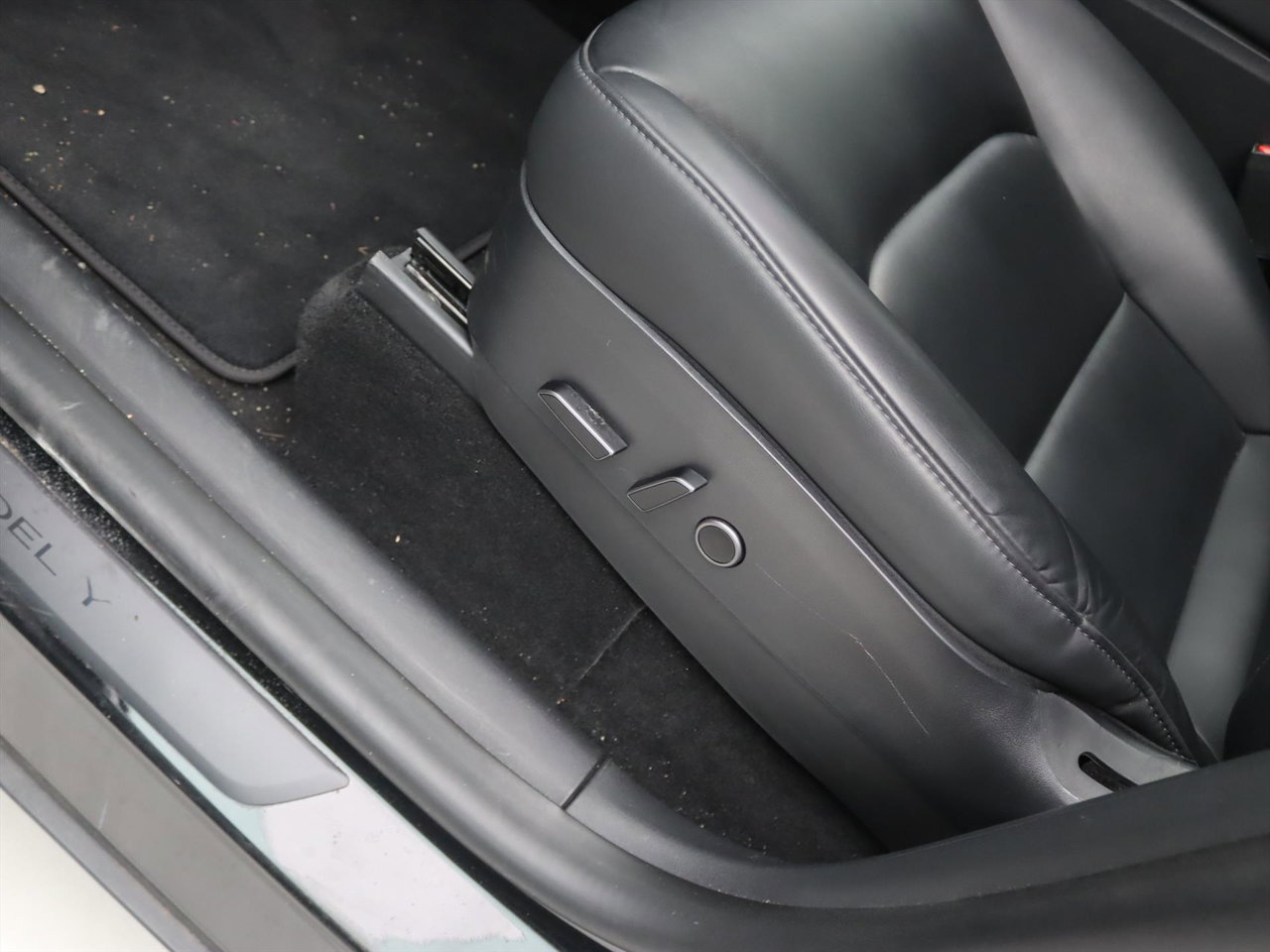 Tesla Model Y Standard RWD Plus 351pk 90.5% SoH [ AMD RYZEN+LFP ACCU+AUTOPILOT+19 INCH+PREMIUM AUDIO ] 19