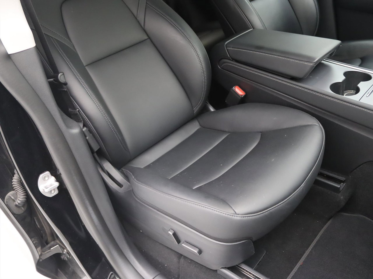 Tesla Model Y Standard RWD Plus 351pk 90.5% SoH [ AMD RYZEN+LFP ACCU+AUTOPILOT+19 INCH+PREMIUM AUDIO ] 18