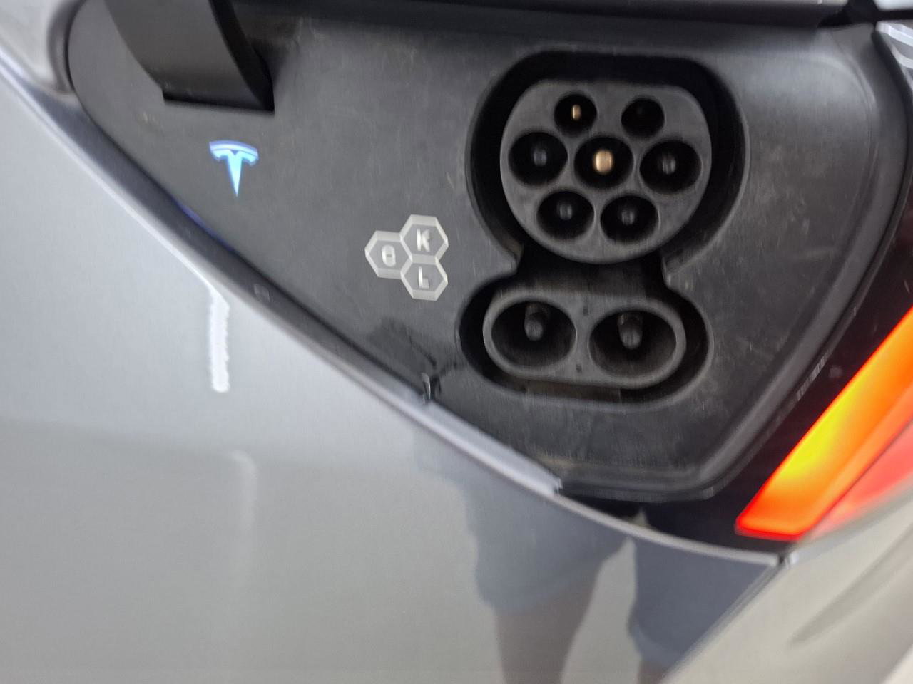Tesla Model Y Long Range AWD 351pk AMD RYZEN 91.9% SoH [ TREKHAAK+ AUTOPILOT+20 INCH+PREMIUM AUDIO ] 20