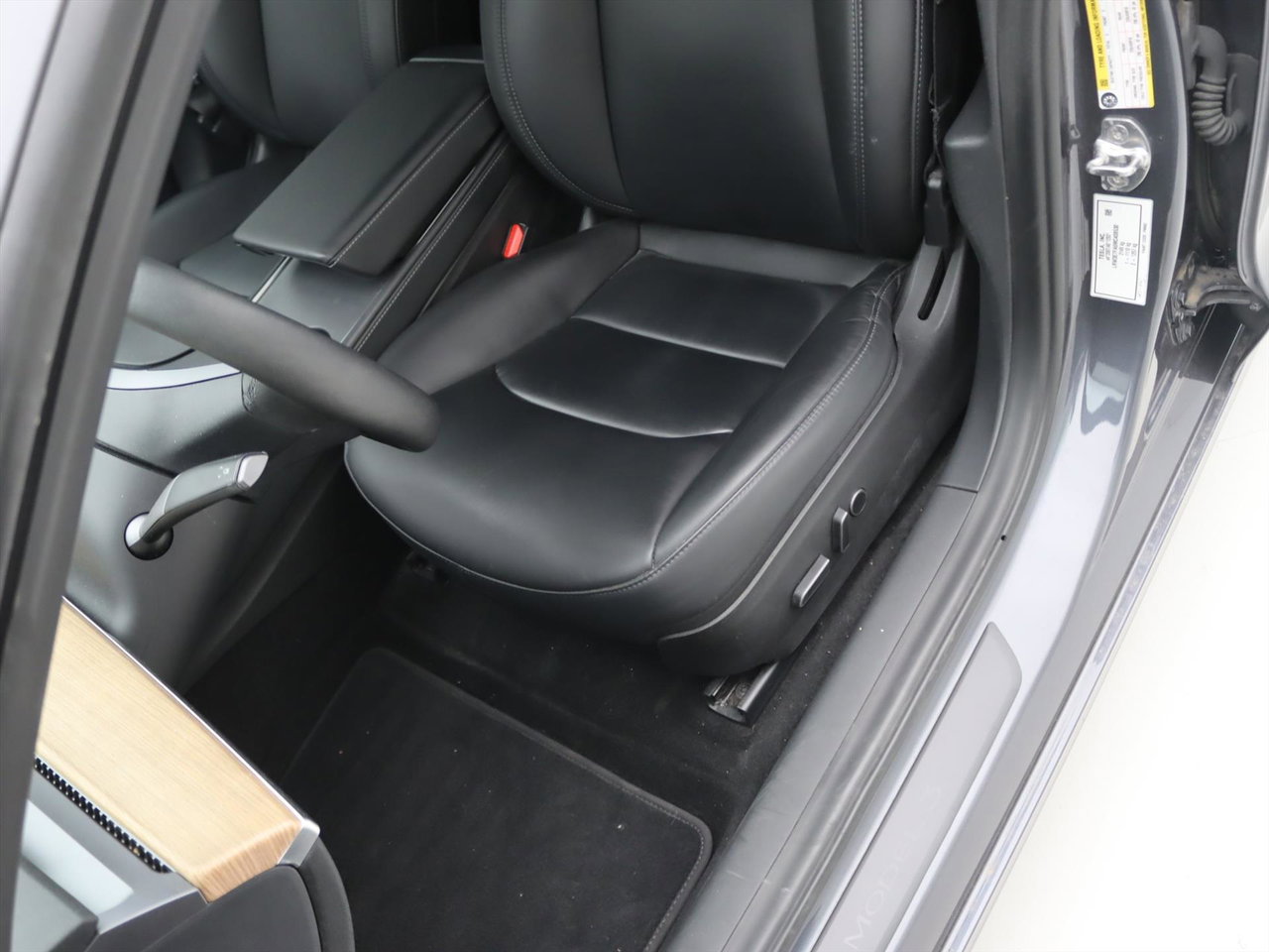 Tesla Model 3 Standard RWD Plus FACELIFT 93% SoH [ LFP-ACCU+WARMTEPOMP+AUTOPILOT+60 kWh+PREMIUM AUDIO ] 24