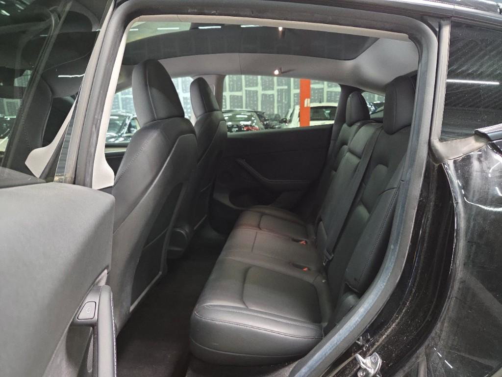Tesla Model Y Long-Range AWD 351pk 75 kWh [ AMD RYZEN+AUTOPILOT+20 INCH+533KM WLTP+PREMIUM AUDIO ] 18