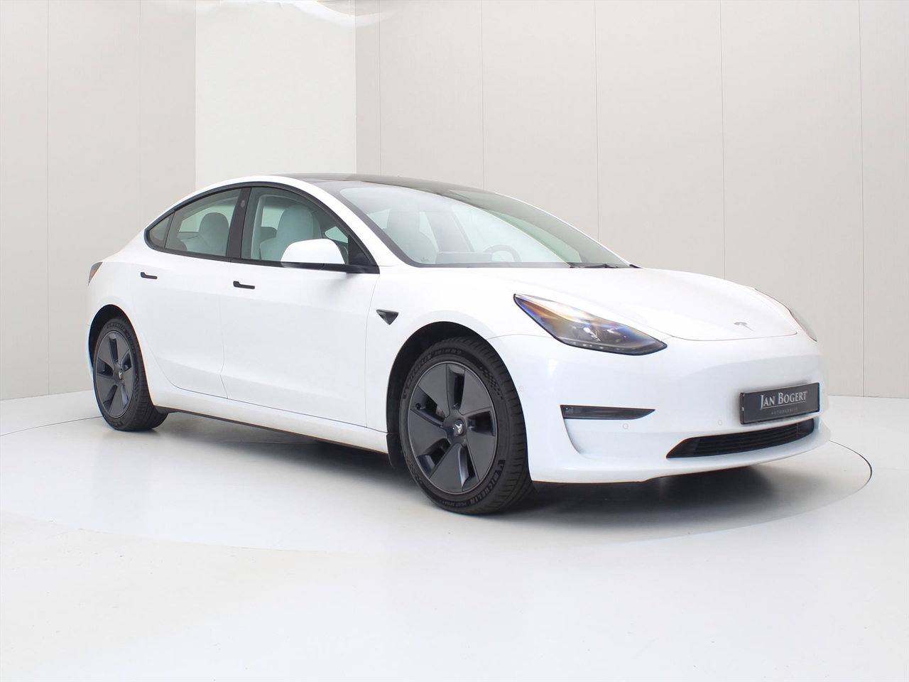 Tesla Model 3 Long-Range AWD 351pk 75 kWh UPGRADE 91% SoH [ TREKHAAK+WIT LEDER+RYZEN AMD+WARMTEPOMP+AUTOPILOT ] 6