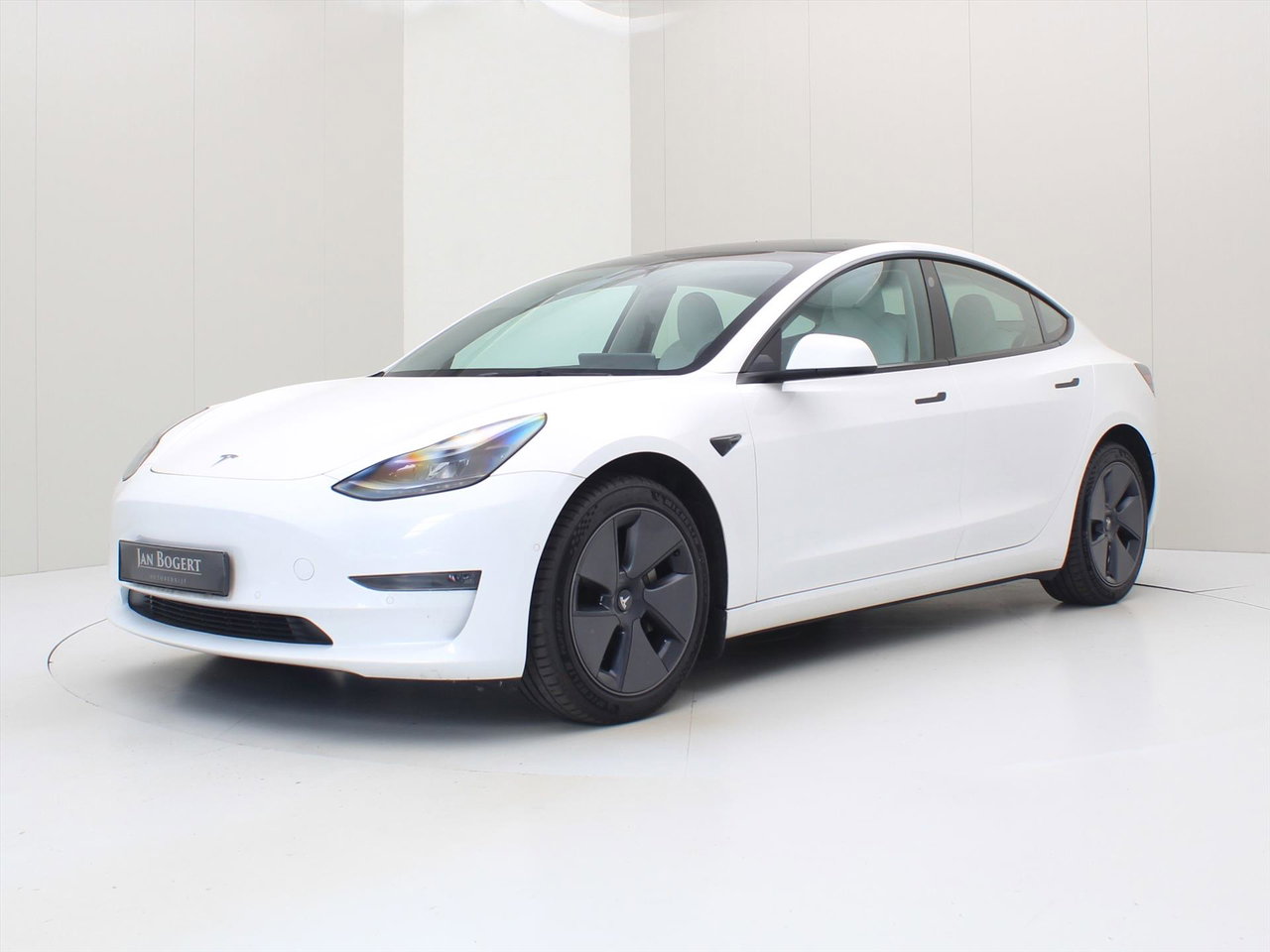 Tesla Model 3 Long-Range AWD 351pk 75 kWh UPGRADE 91% SoH [ TREKHAAK+WIT LEDER+RYZEN AMD+WARMTEPOMP+AUTOPILOT ] 3
