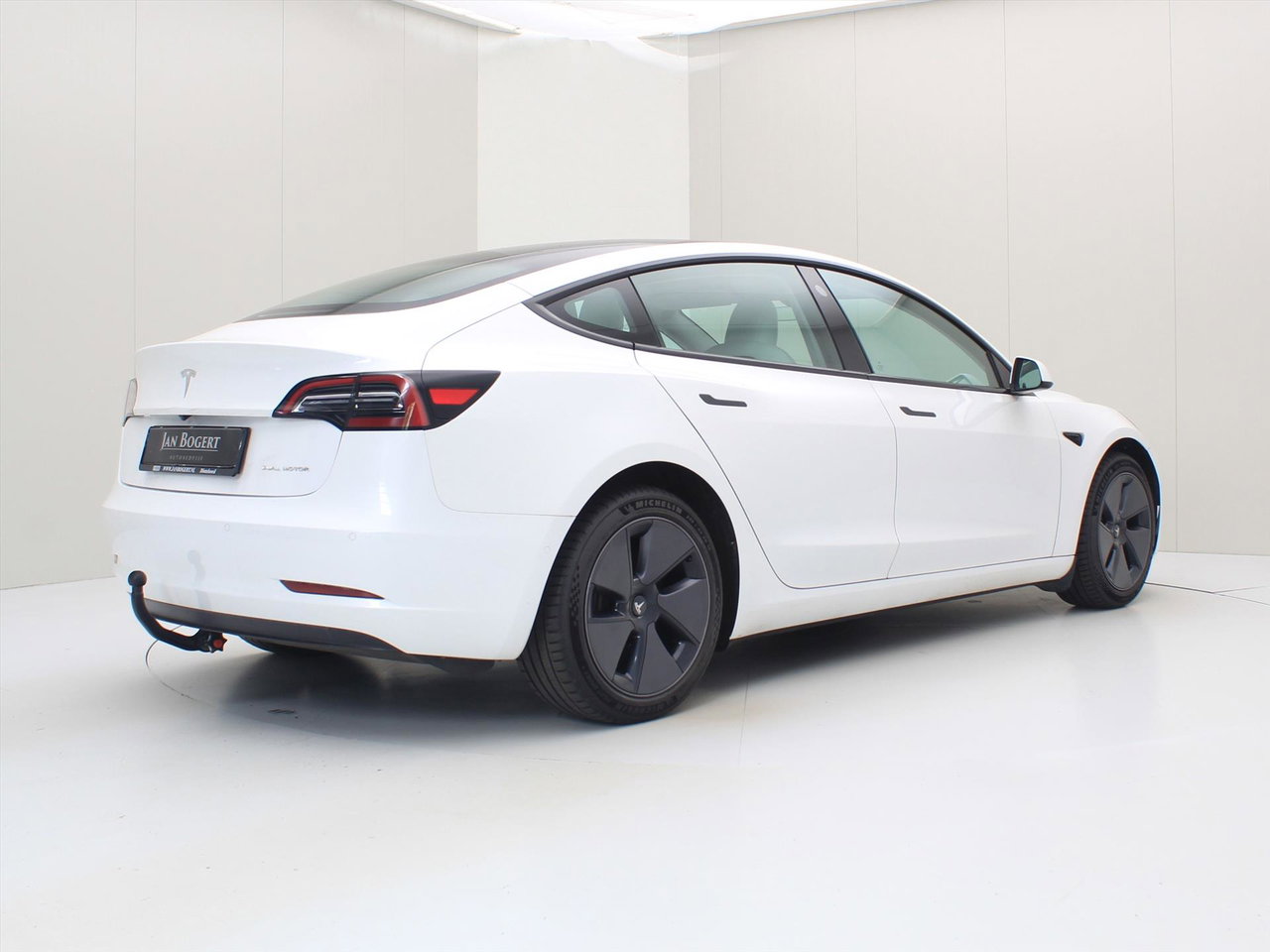 Tesla Model 3 Long-Range AWD 351pk 75 kWh UPGRADE 91% SoH [ TREKHAAK+WIT LEDER+RYZEN AMD+WARMTEPOMP+AUTOPILOT ] 4