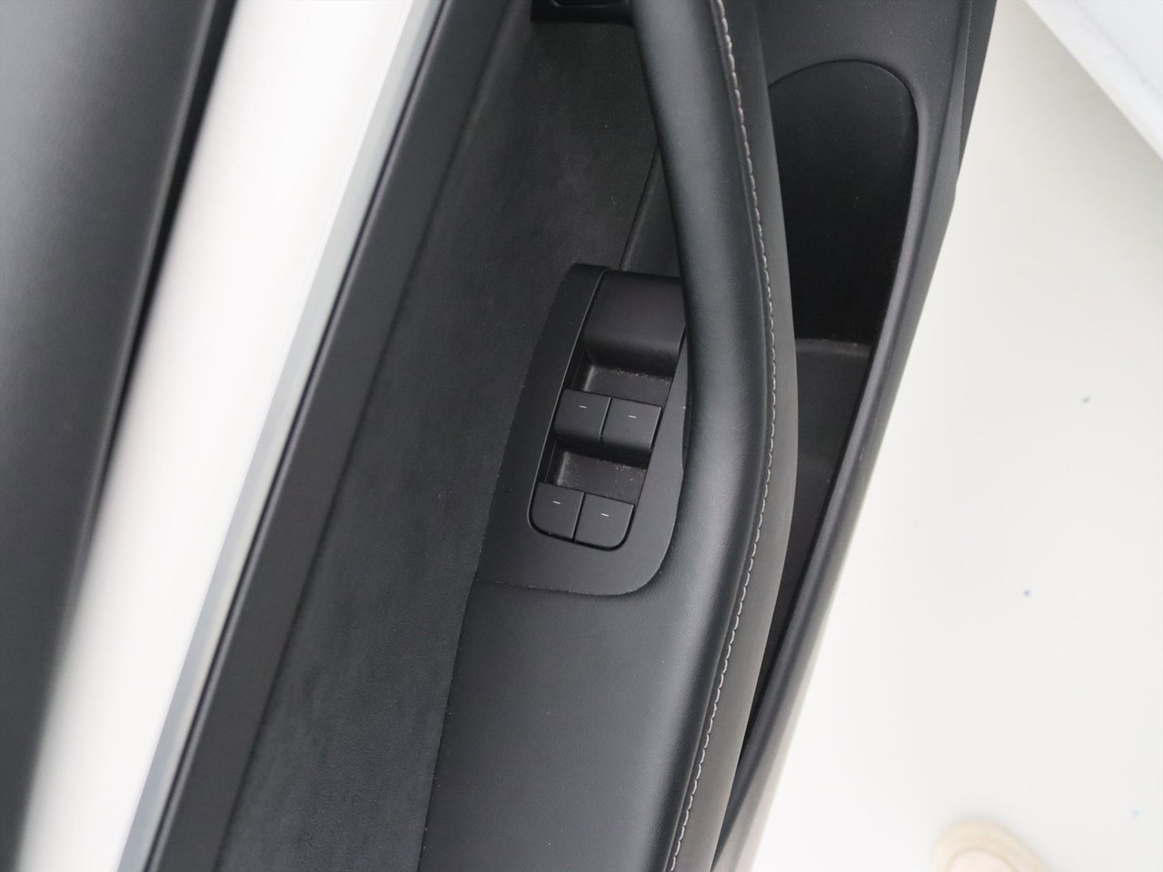 Tesla Model 3 Long-Range AWD 351pk 75 kWh UPGRADE 91% SoH [ TREKHAAK+WIT LEDER+RYZEN AMD+WARMTEPOMP+AUTOPILOT ] 26