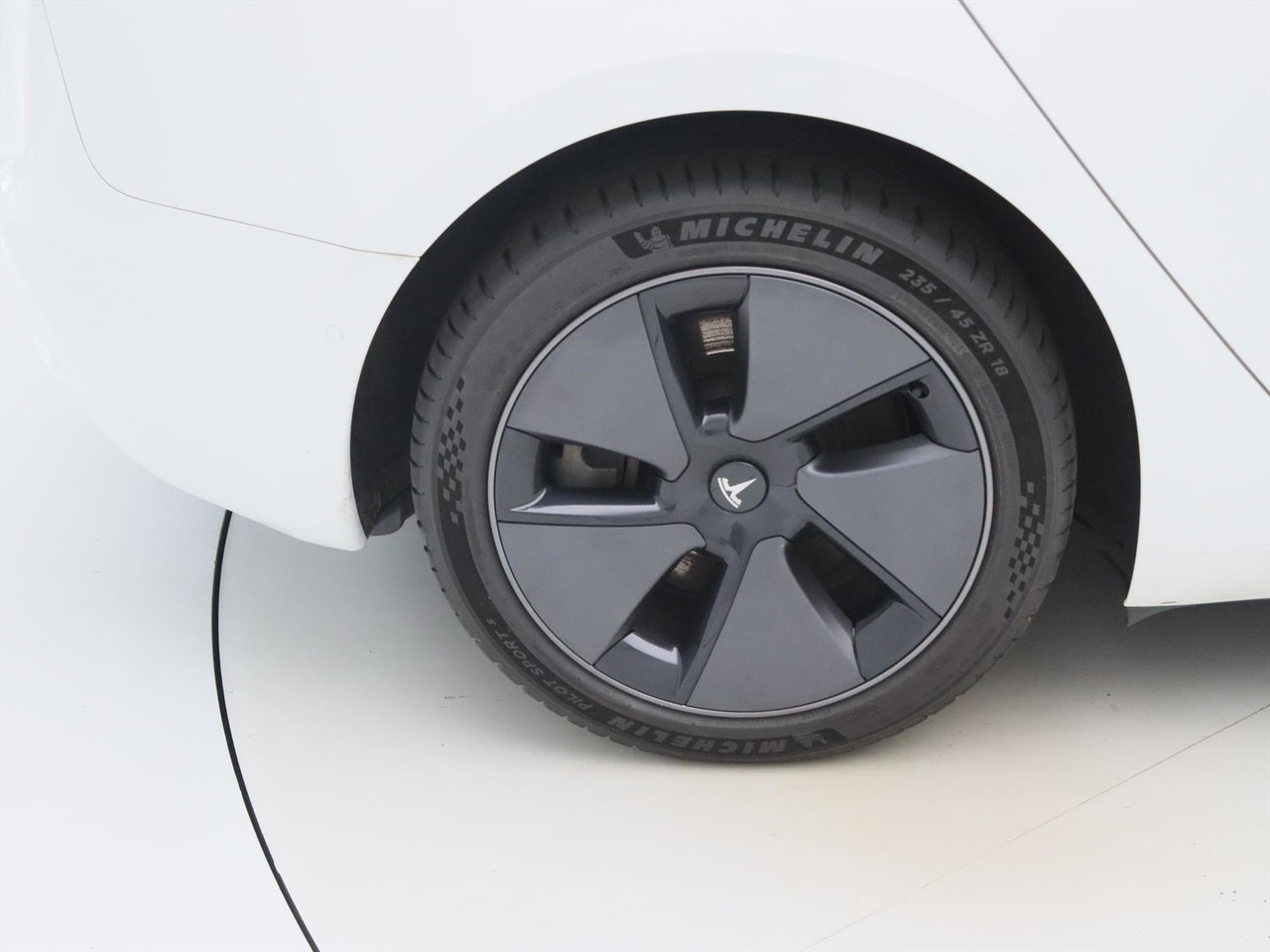 Tesla Model 3 Long-Range AWD 351pk 75 kWh UPGRADE 91% SoH [ TREKHAAK+WIT LEDER+RYZEN AMD+WARMTEPOMP+AUTOPILOT ] 14