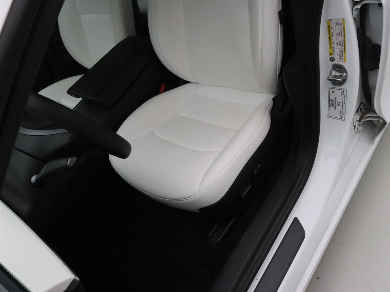 Tesla Model 3 Long-Range AWD 351pk 75 kWh UPGRADE 91% SoH [ TREKHAAK+WIT LEDER+RYZEN AMD+WARMTEPOMP+AUTOPILOT ] 28