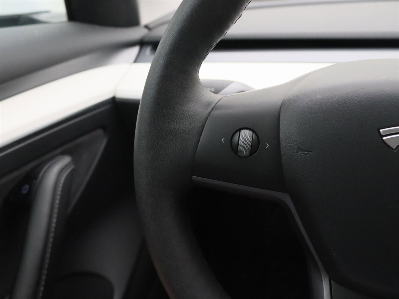 Tesla Model 3 Long-Range AWD 351pk 75 kWh UPGRADE 91% SoH [ TREKHAAK+WIT LEDER+RYZEN AMD+WARMTEPOMP+AUTOPILOT ] 30