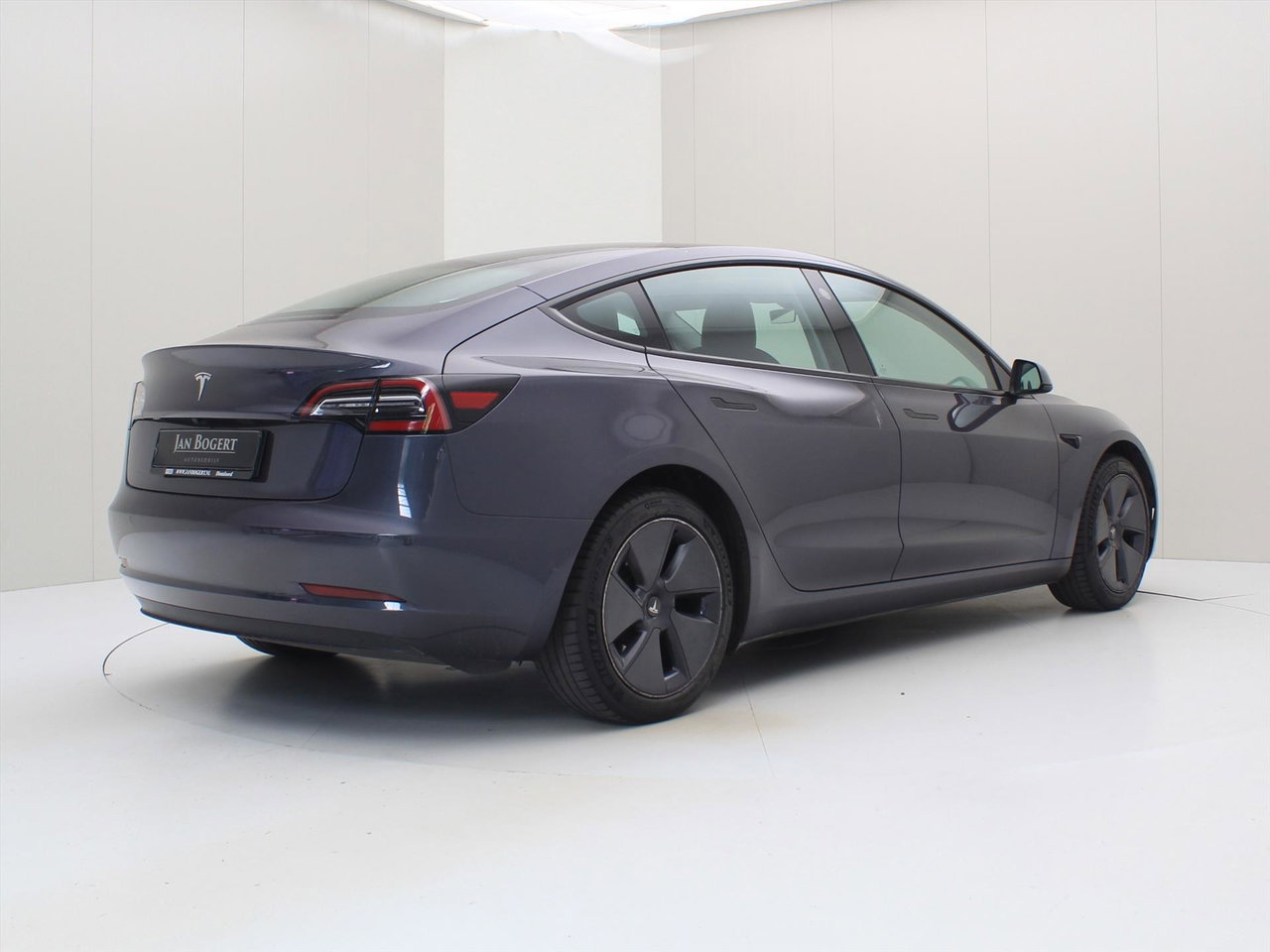 Tesla Model 3 Tesla Model 3 Standard RWD Plus FACELIFT 96.3% SoH [ LFP-ACCU+WARMTEPOMP+AUTOPILOT+60 kWh+PREMIUM AUDIO ] 2