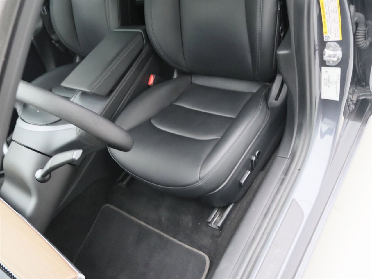 Tesla Model 3 Tesla Model 3 Standard RWD Plus FACELIFT 96.3% SoH [ LFP-ACCU+WARMTEPOMP+AUTOPILOT+60 kWh+PREMIUM AUDIO ] 25