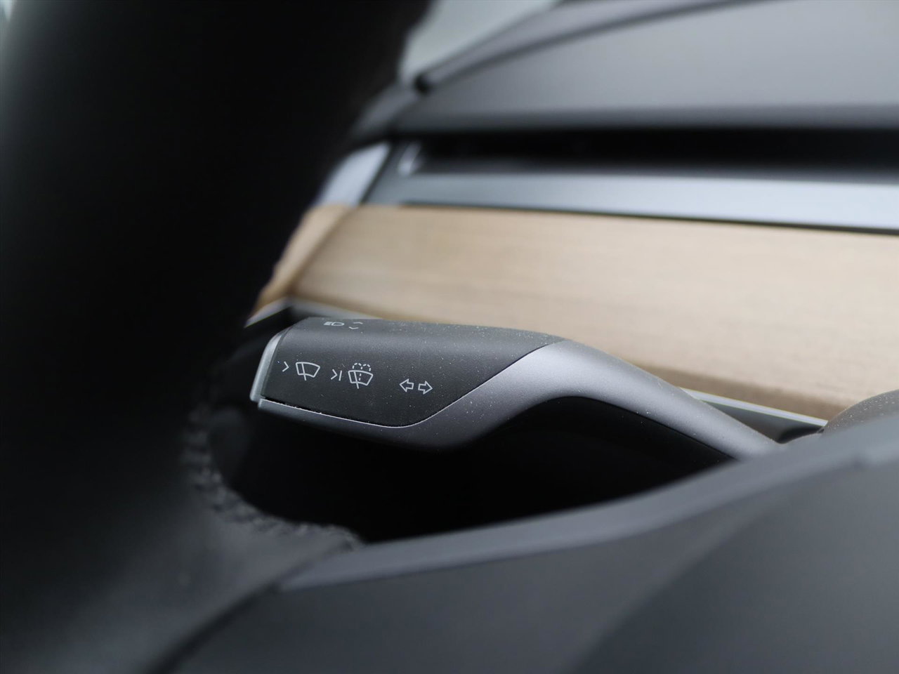 Tesla Model Y Long-Range AWD 351pk 75 kWh [ AMD RYZEN+AUTOPILOT+19 INCH+533KM WLTP+PREMIUM AUDIO ] 20