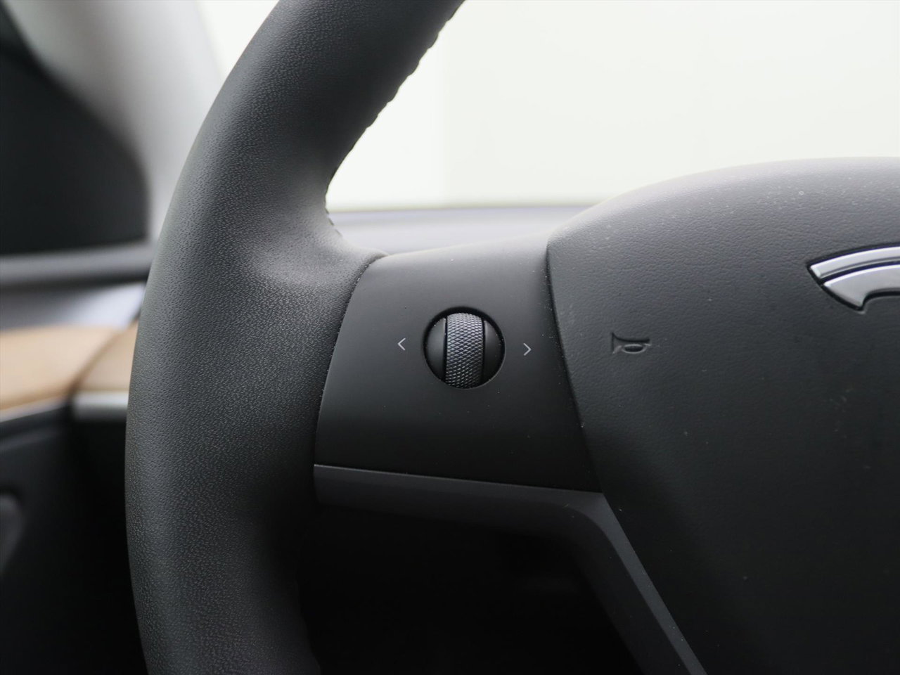 Tesla Model Y Long-Range AWD 351pk 75 kWh [ AMD RYZEN+AUTOPILOT+19 INCH+533KM WLTP+PREMIUM AUDIO ] 18