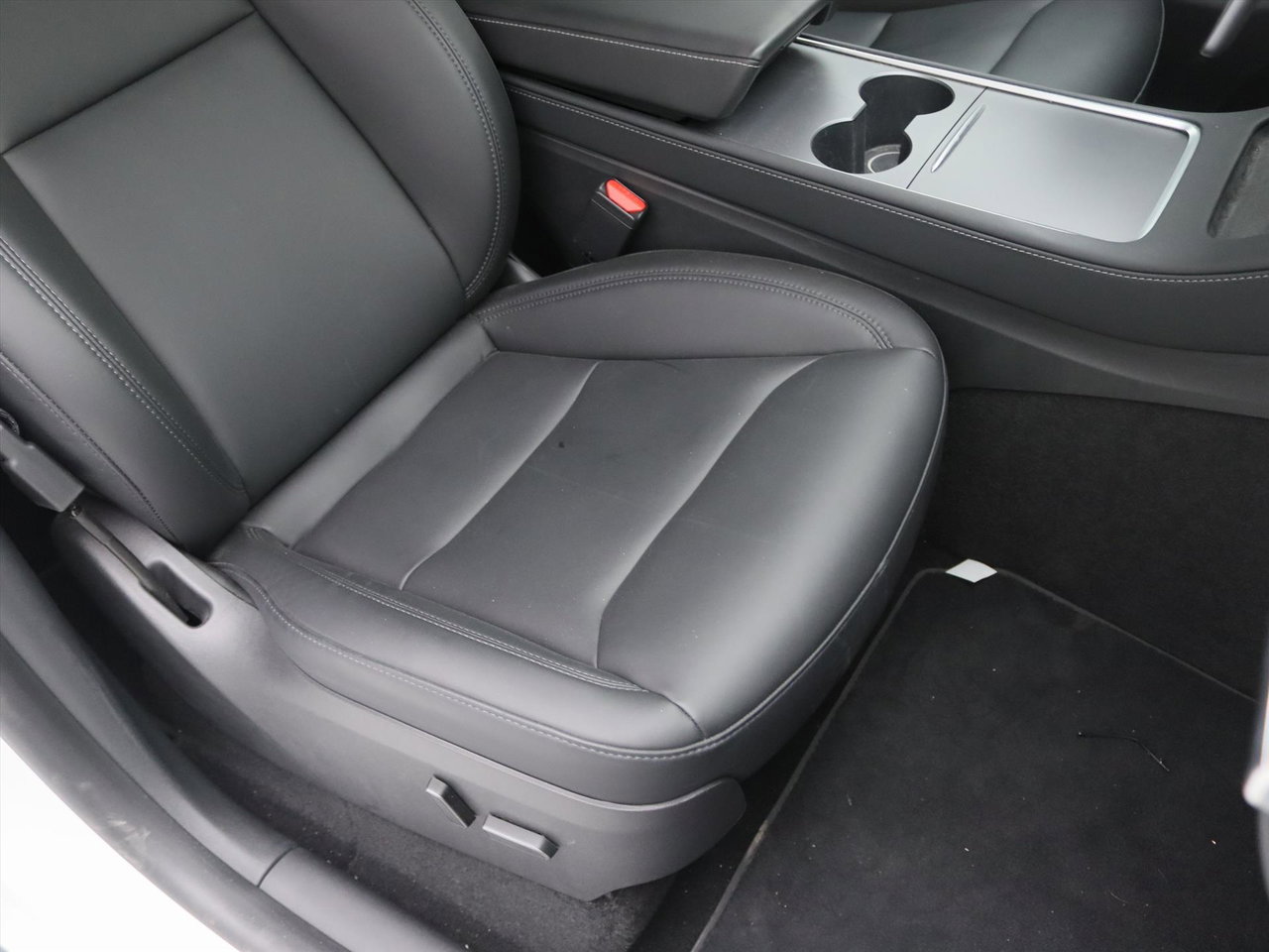 Tesla Model Y Long-Range AWD 351pk 75 kWh [ AMD RYZEN+AUTOPILOT+19 INCH+533KM WLTP+PREMIUM AUDIO ] 11