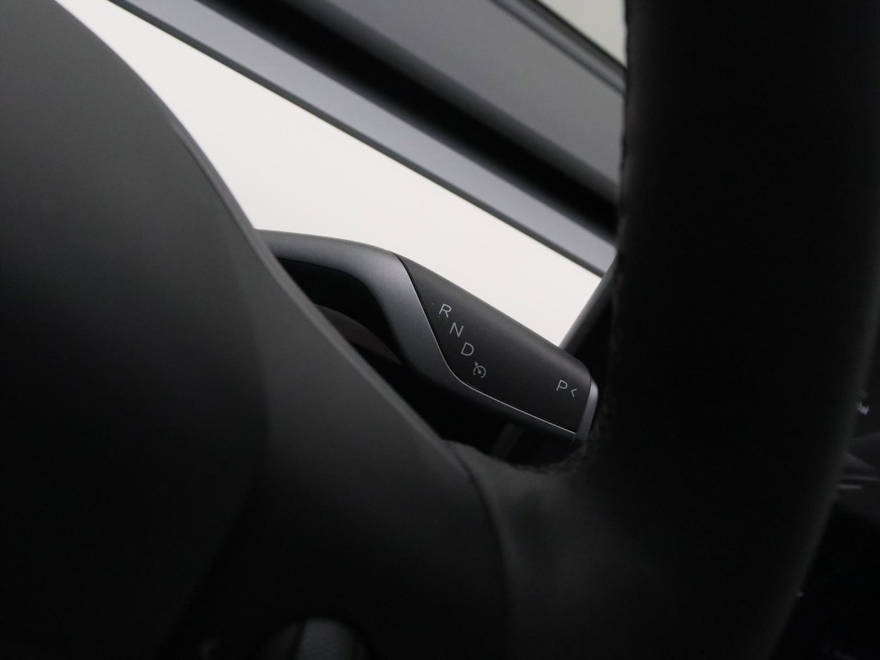 Tesla Model Y Standard RWD Plus 351pk [ AMD RYZEN+WIT LEDER+LFP ACCU+ENHANCED AUTOPILOT+20 INCH+PREMIUM AUDIO ] 24