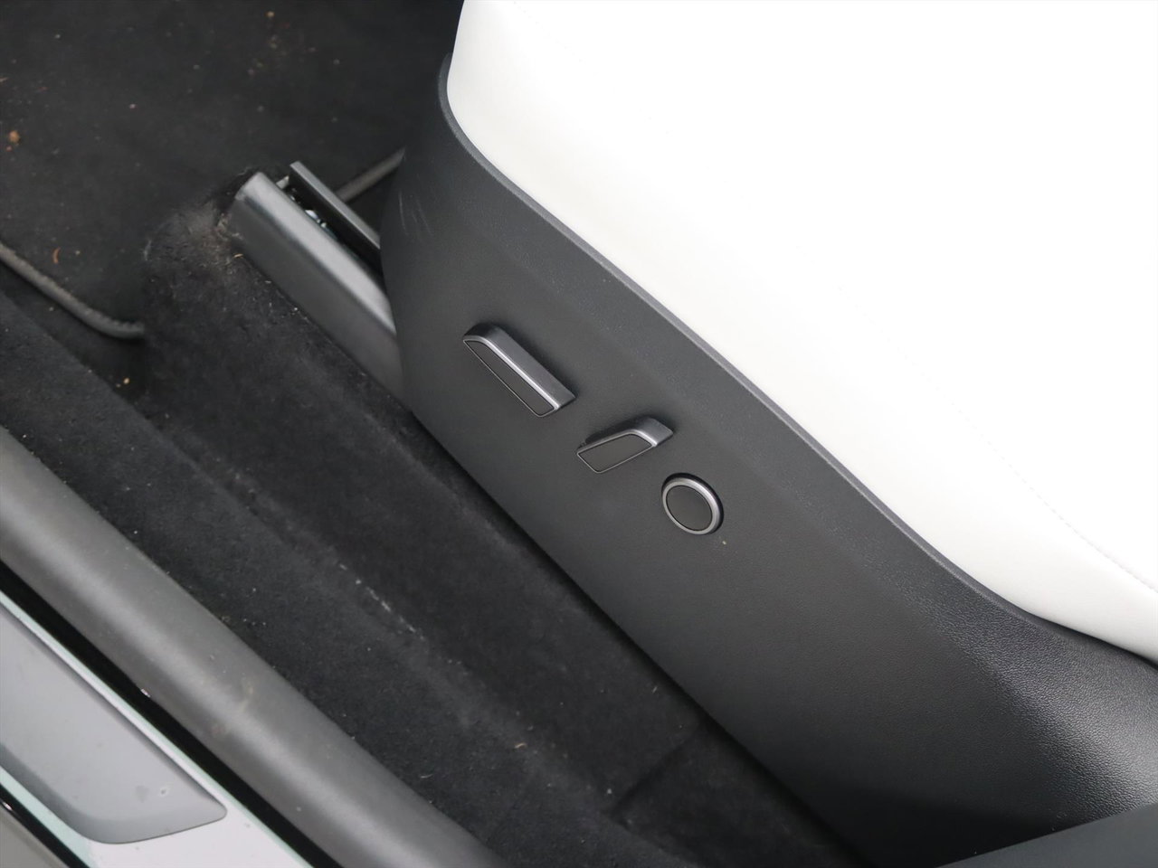 Tesla Model Y Standard RWD Plus 351pk [ AMD RYZEN+WIT LEDER+LFP ACCU+ENHANCED AUTOPILOT+20 INCH+PREMIUM AUDIO ] 22