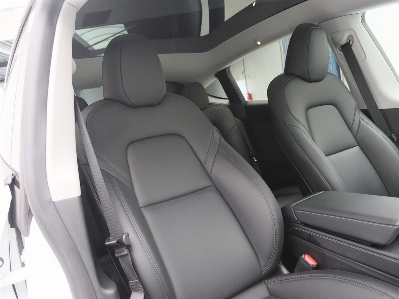 Tesla Model Y Long Range AWD 75kWh 351pk 95.2% SoH AMD RYZEN [ AUTOPILOT+19 INCH+PREMIUM AUDIO ] 21
