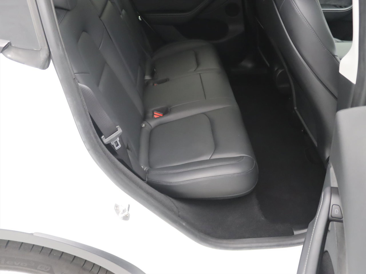 Tesla Model Y Long Range AWD 75kWh 351pk 95.2% SoH AMD RYZEN [ AUTOPILOT+19 INCH+PREMIUM AUDIO ] 16