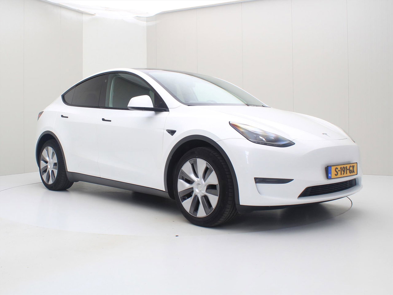 Tesla Model Y Long Range AWD 75kWh 351pk 95.2% SoH AMD RYZEN [ AUTOPILOT+19 INCH+PREMIUM AUDIO ] 5