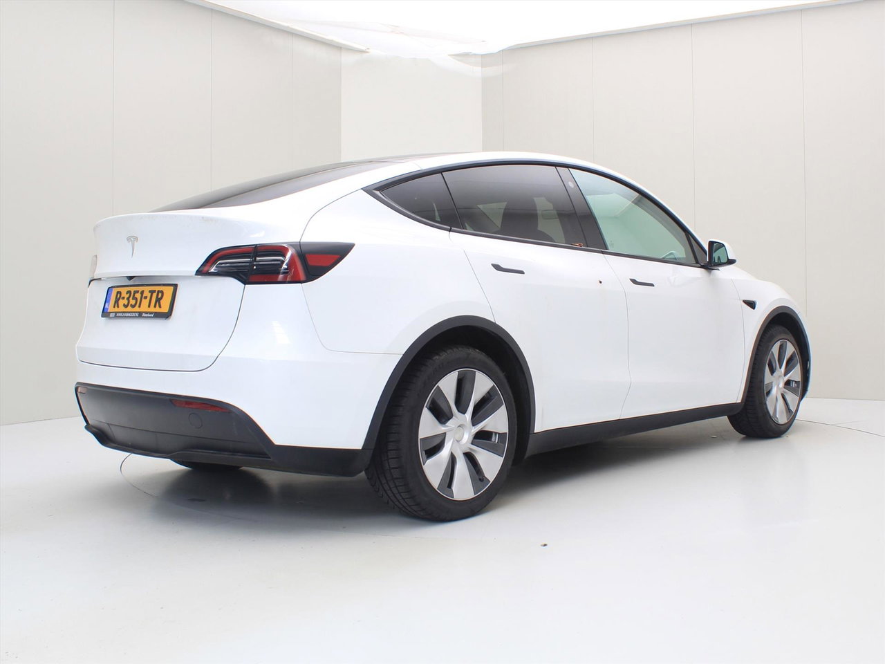 Tesla Model Y Standard RWD Plus 351pk [ LFP ACCU+AUTOPILOT+19 INCH+PREMIUM AUDIO ] 2
