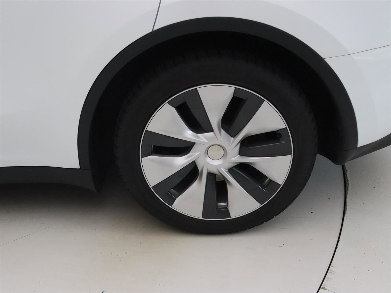Tesla Model Y Standard RWD Plus 351pk [ LFP ACCU+AUTOPILOT+19 INCH+PREMIUM AUDIO ] 22