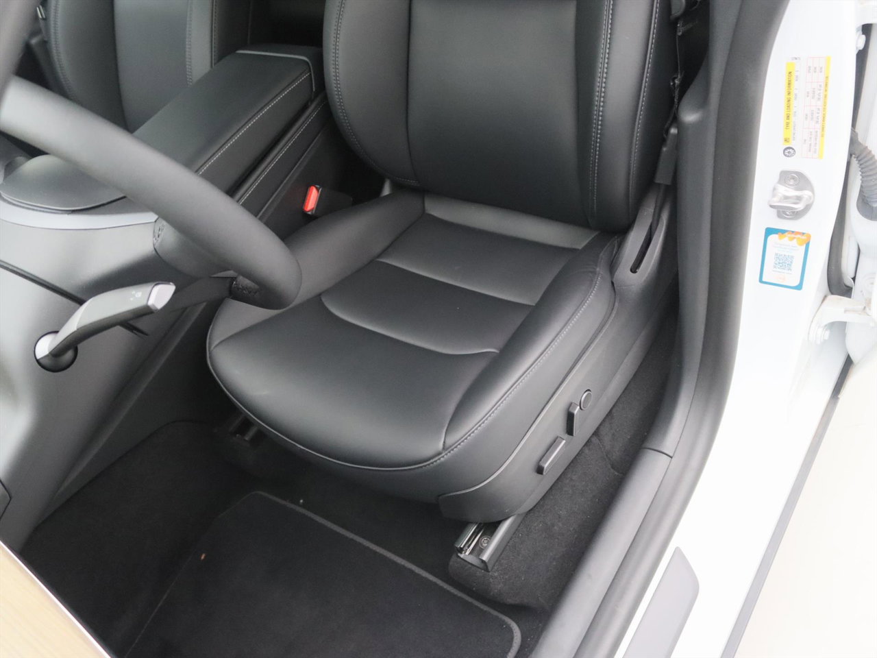 Tesla Model Y Standard RWD Plus 351pk [ LFP ACCU+AUTOPILOT+19 INCH+PREMIUM AUDIO ] 25