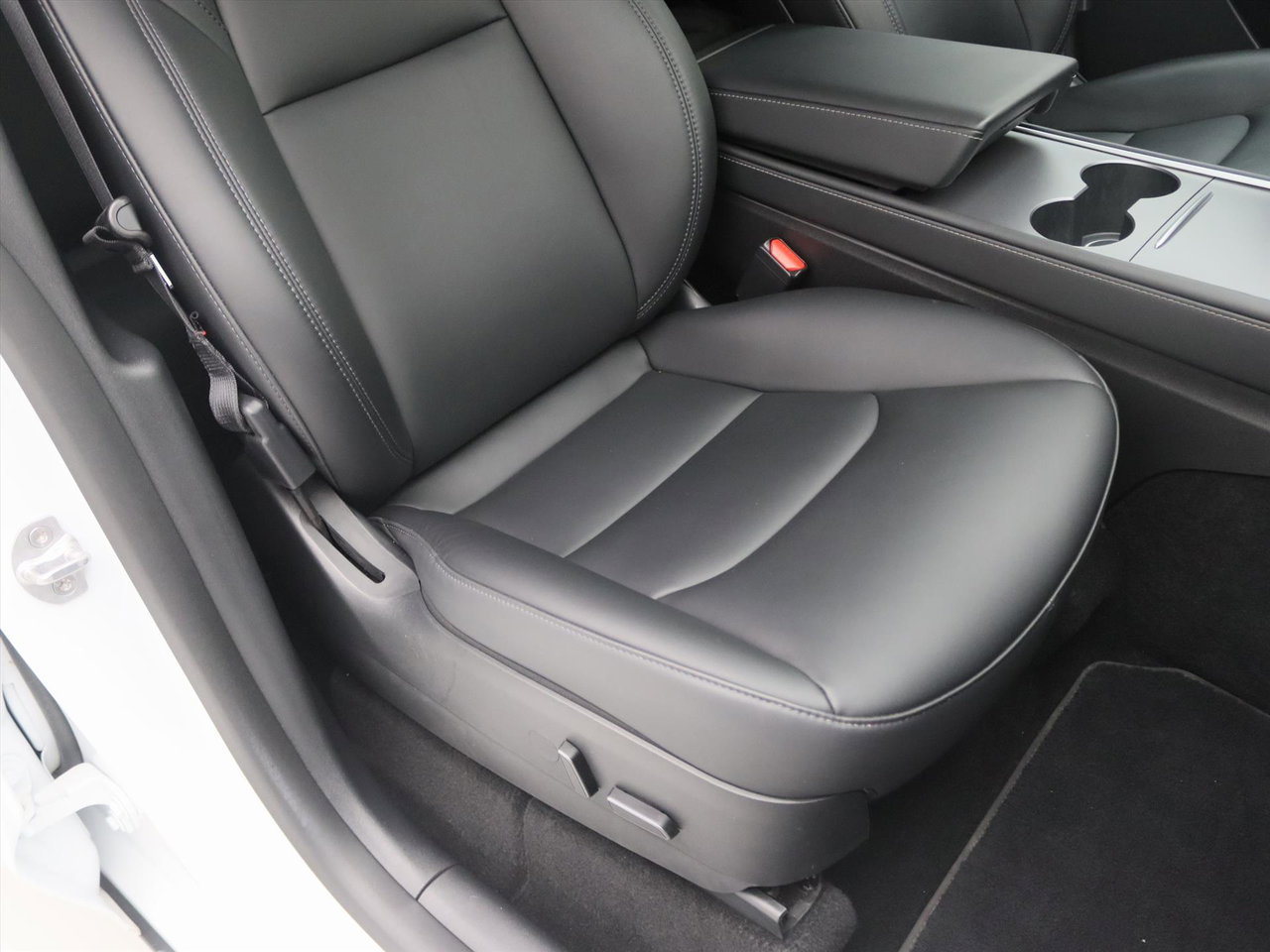 Tesla Model Y Long Range AWD 75kWh 351pk AMD RYZEN [ TREKHAAK+AUTOPILOT+19 INCH+PREMIUM AUDIO ] 20